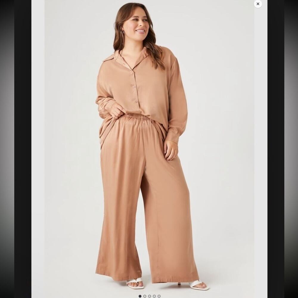 Satin Two Piece Set 1X NWT Camel Matching Wide Leg Pants Button Top Quiet Luxury
